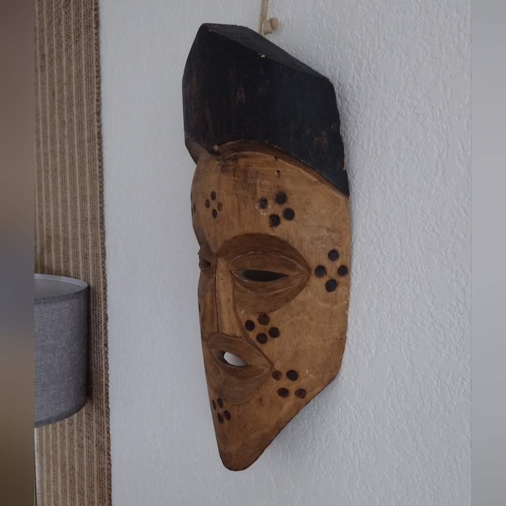 Large Wooden Tribal Mask with Black Accents - Picture 3 of 3